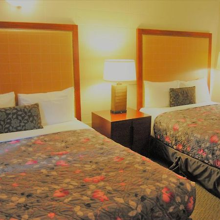 Derrick Motel Едмънтън Екстериор снимка