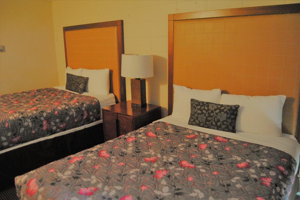 Derrick Motel Едмънтън Екстериор снимка