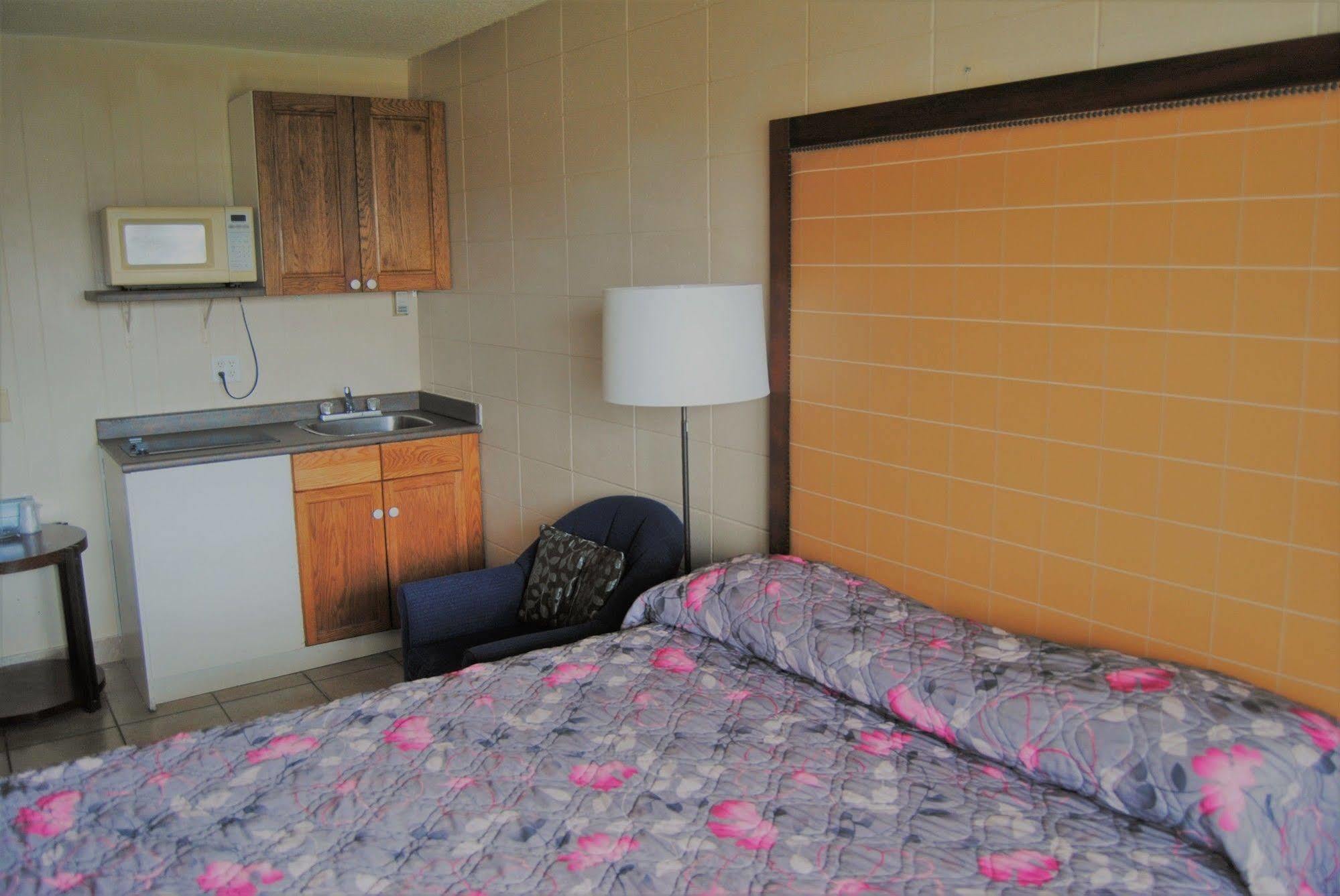 Derrick Motel Едмънтън Екстериор снимка